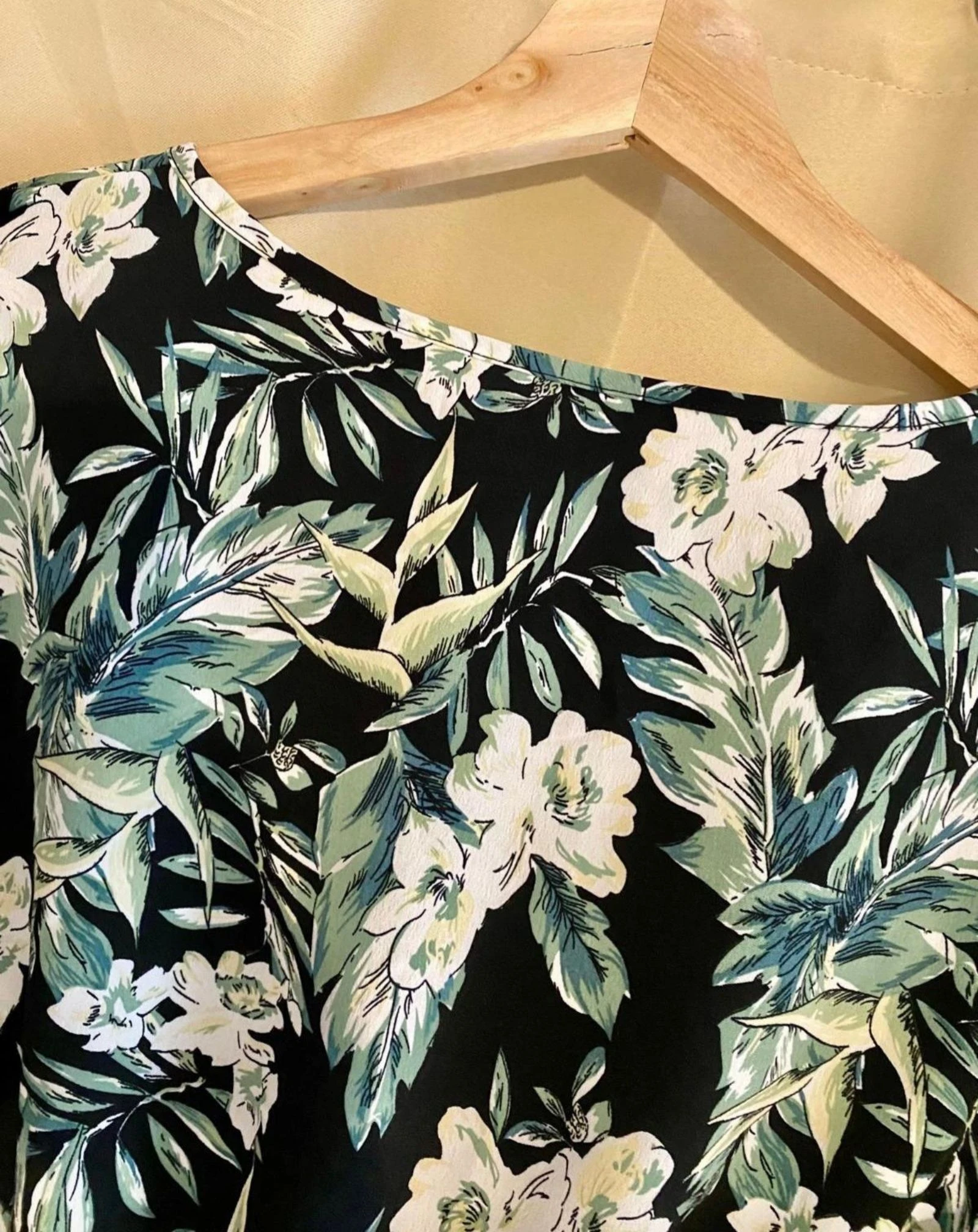 💚🖤 Magnífico vestido de verano con motivo tropical/floral - Talla S - Perfecto estado 🖤💚 – photo 6